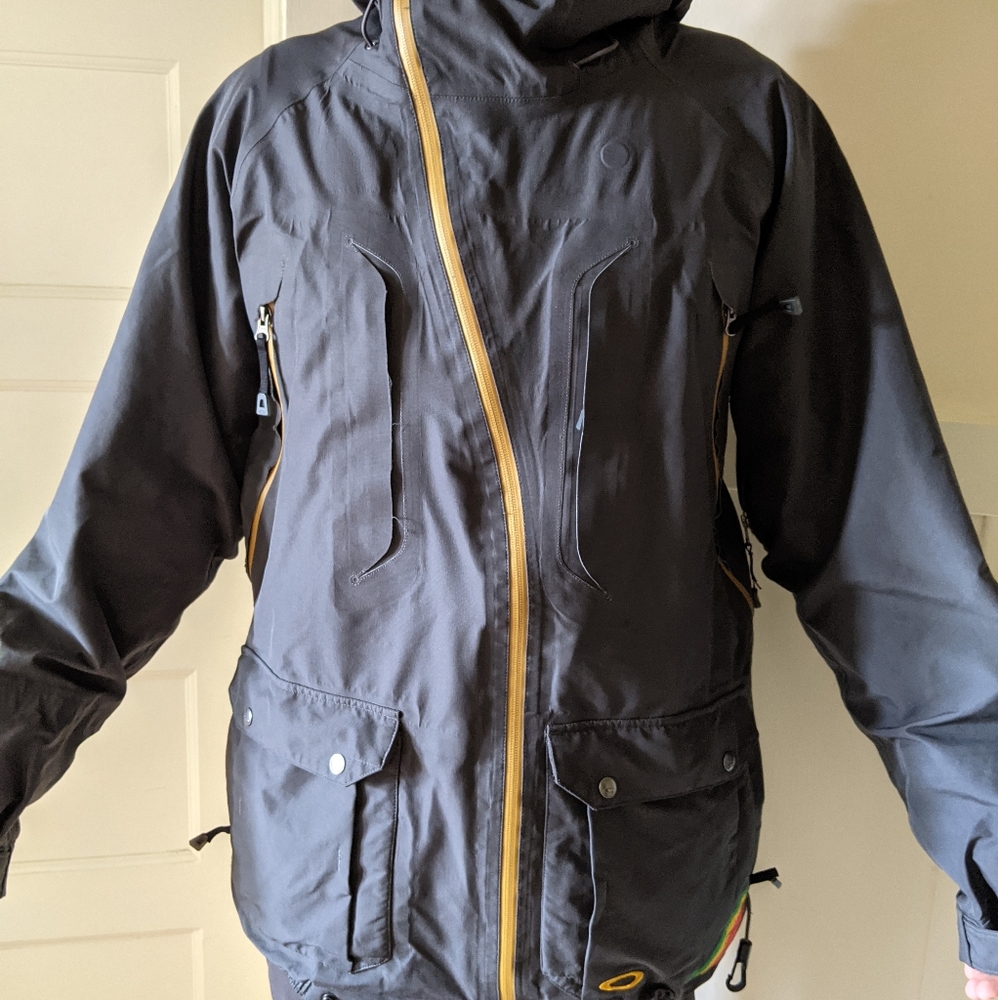 Oakley Mens Snowboarding jacket